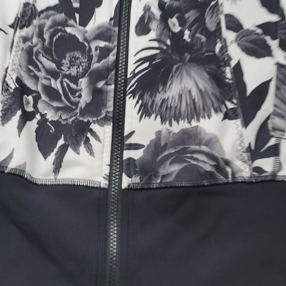 Lululemon Nice Asana jacket - Picture 7 of 11